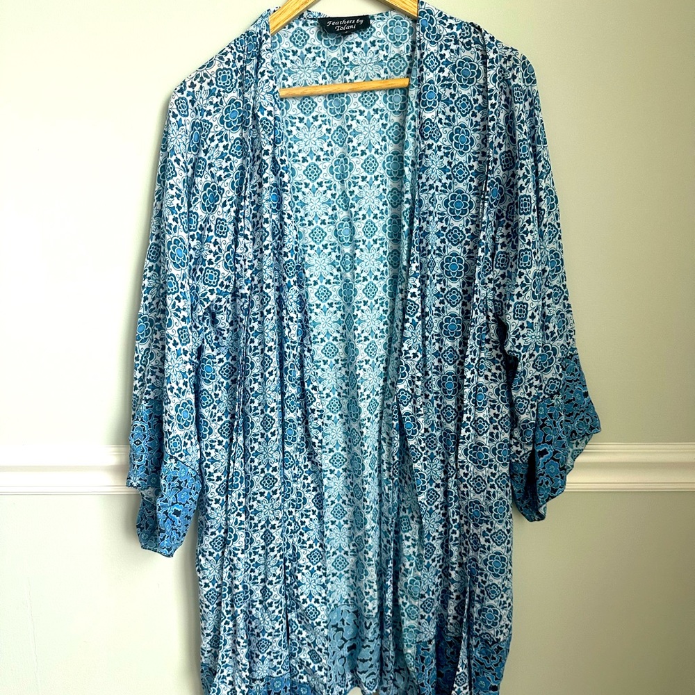 Feathers by Tolani Robe. Size S. Blue. GUC.